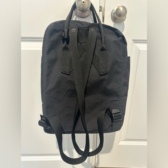 Fjallraven Kånken Black Backpack - Picture 4 of 12
